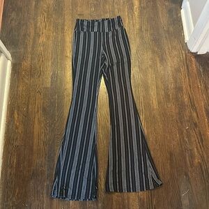 Patterned stretchy pants
